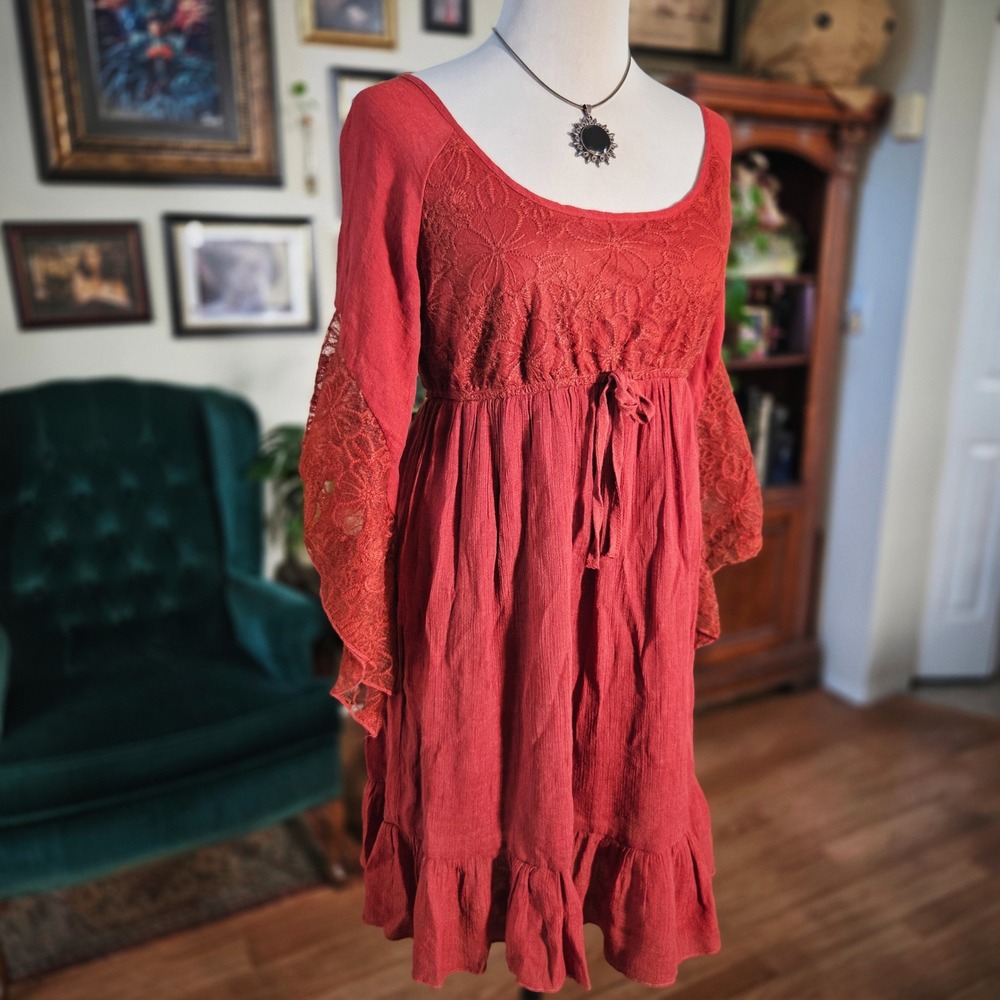 J. Gee Anthropologie Rust Boho Lace Bell Sleeve Dressโ Peasant Festival M